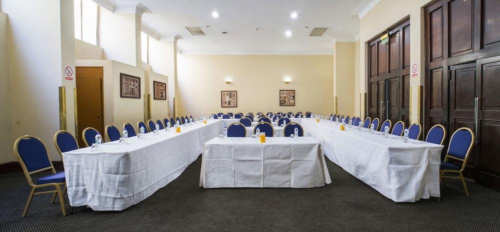 New Ambassador Hotel Harare Luaran gambar