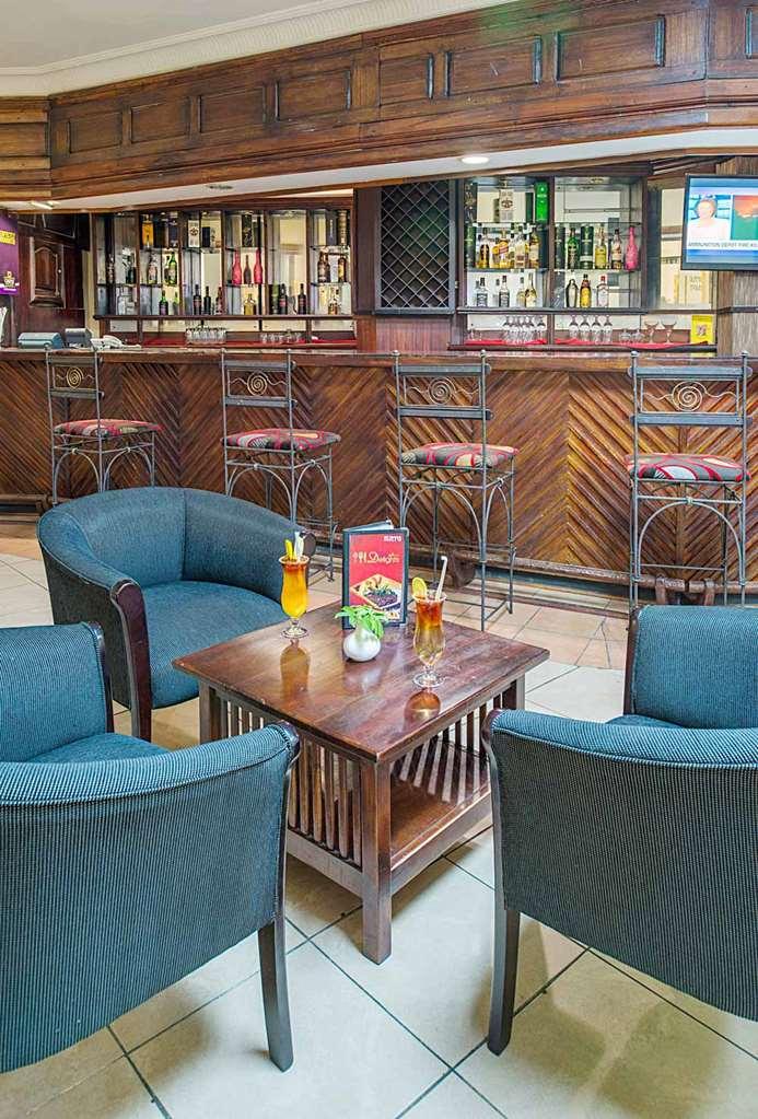 New Ambassador Hotel Harare Restoran gambar