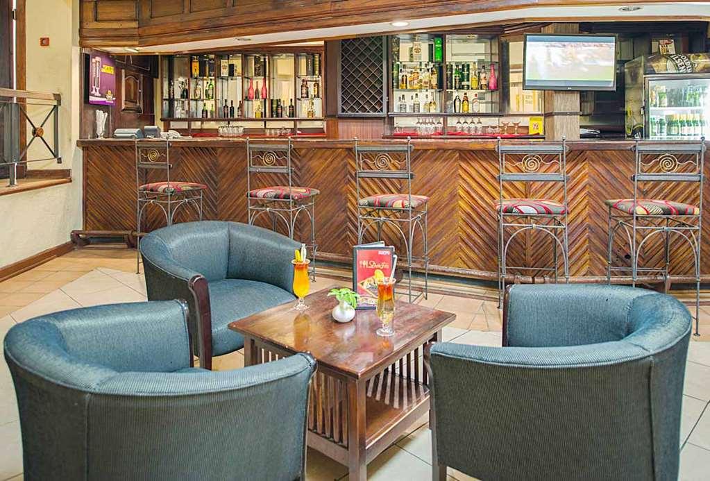 New Ambassador Hotel Harare Restoran gambar