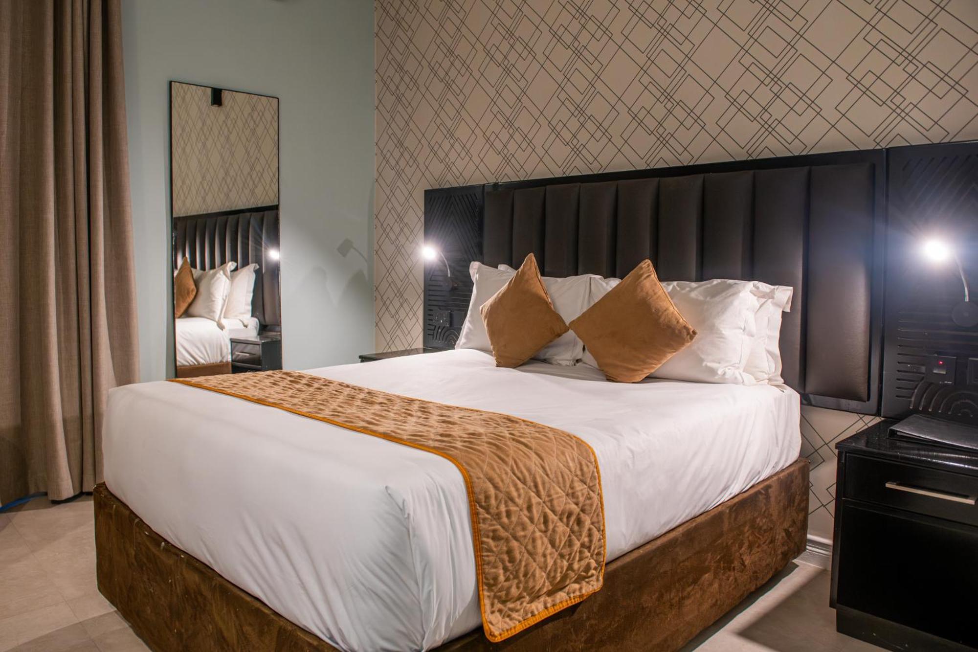 New Ambassador Hotel Harare Luaran gambar