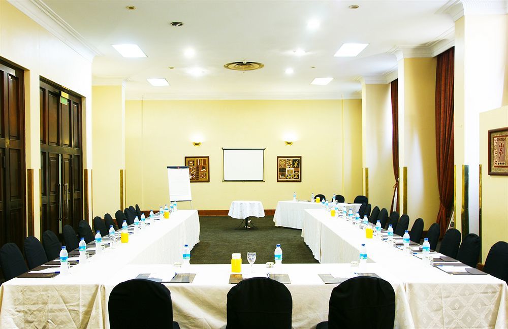 New Ambassador Hotel Harare Luaran gambar